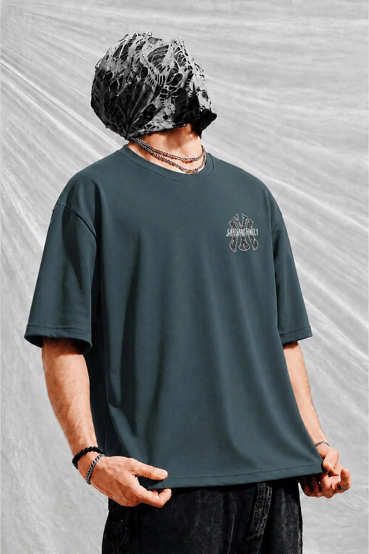 New Era Satisfactorily Graphic Oversize Men's Tee WEARO